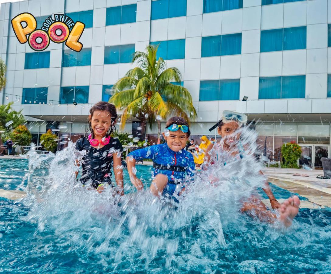 Novotel Balikpapan Kültér fotó